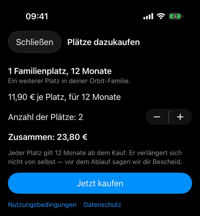 Das Kaufblatt auf dem iPhone: „1 Familienplatz, 12 Monate“, 11,90 € je Platz, Anzahl der Plätze 2, zusammen 23,80 €, der Knopf „Jetzt kaufen“.