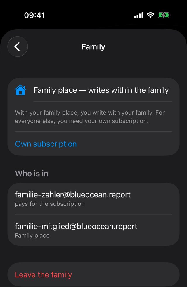 The Family page with a family place, on the iPhone: “Family place — writes within the family”, “Own subscription”, who is in, “Leave the family”.